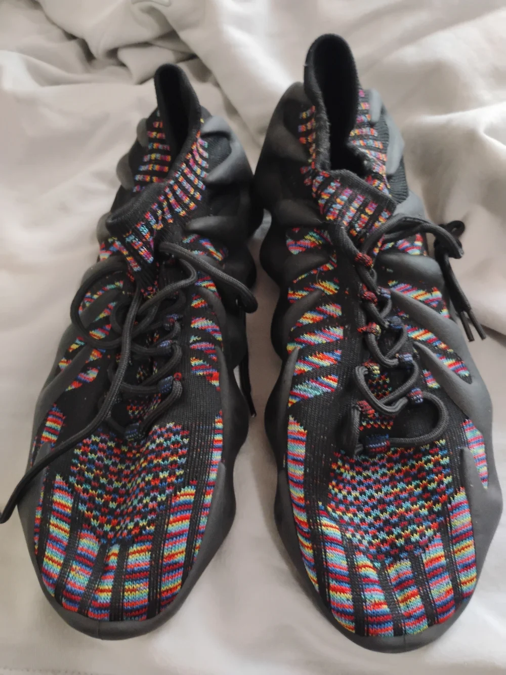 Men's Black Knit Lace-Up Sneakers with Multicolor Pattern  Size 14